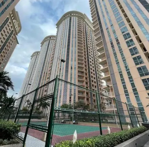 Cozy Near Naia & Bgc Apartment