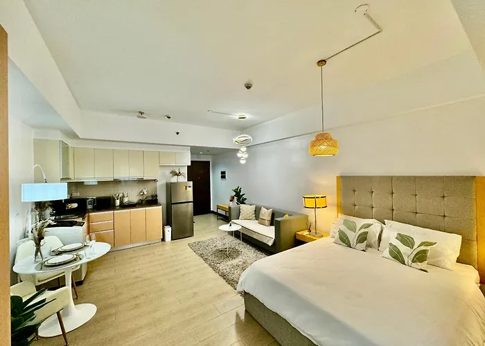 Cozy Near Naia & Bgc Apartment