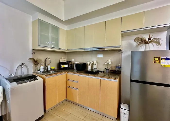Cozy Near Naia & Bgc Apartment Manila